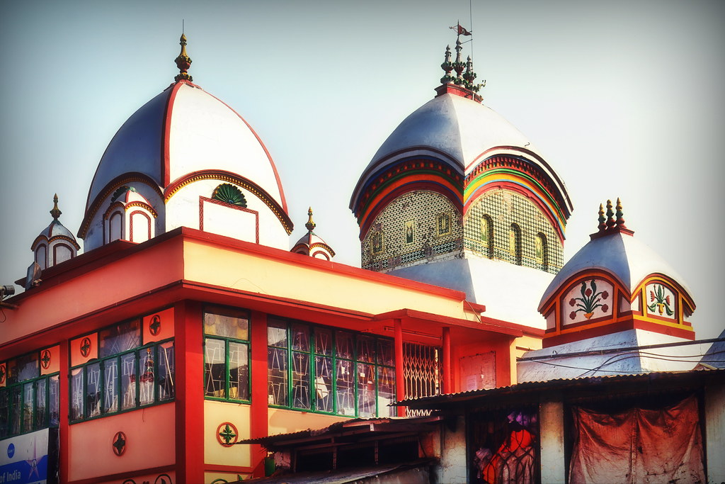 Kalighat Kali Temple with devotees